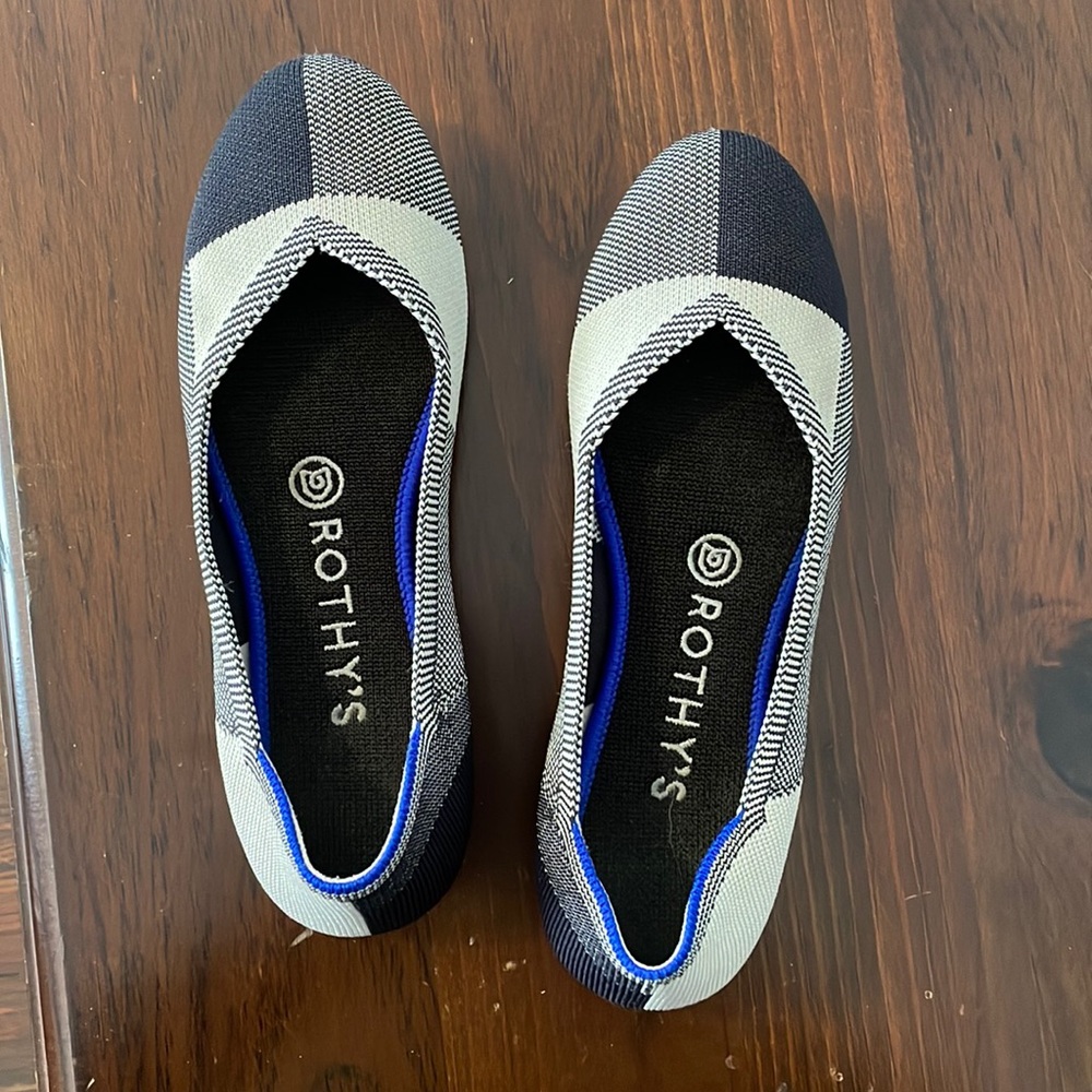 Rothys navy and grey/cream?